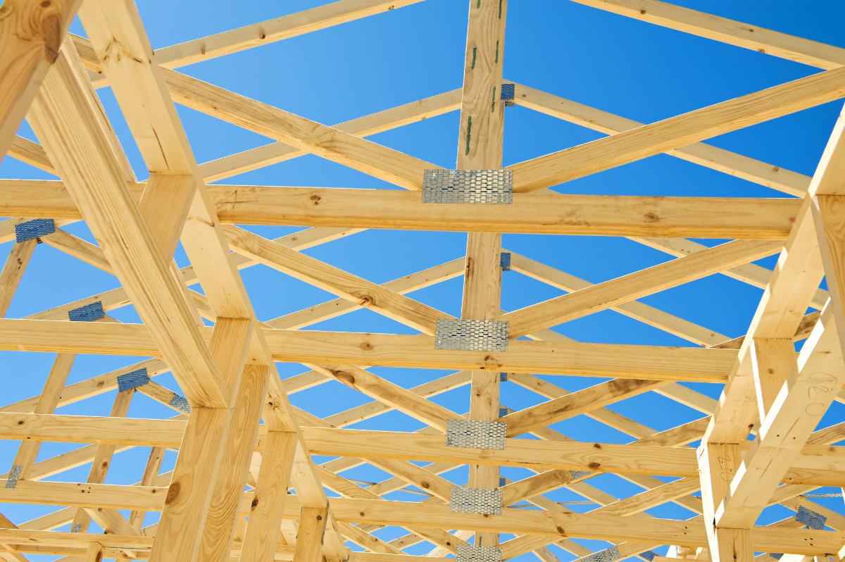 King Post Truss Vs Queen Post Truss (Which Is Better & Why)