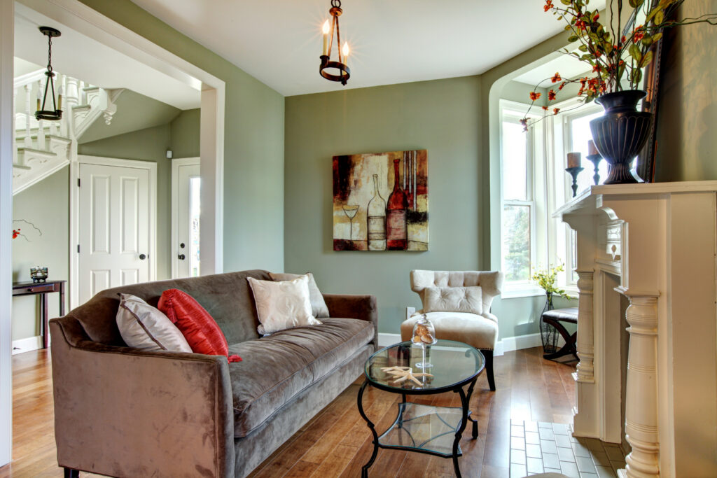 Colors to Go with Mahogany Furniture (15 Designer Ideas)