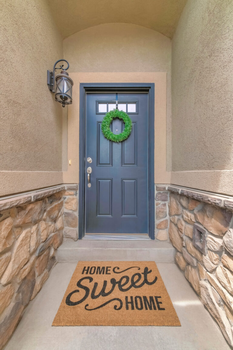 16 Chic Front Door Colors For Blue House (With Pictures)