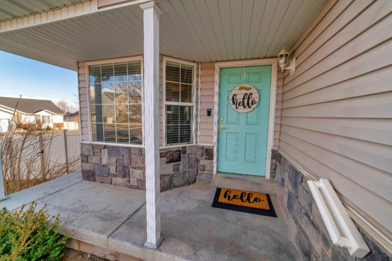 22 Best Front Door Colors For a Tan House (With Pictures)