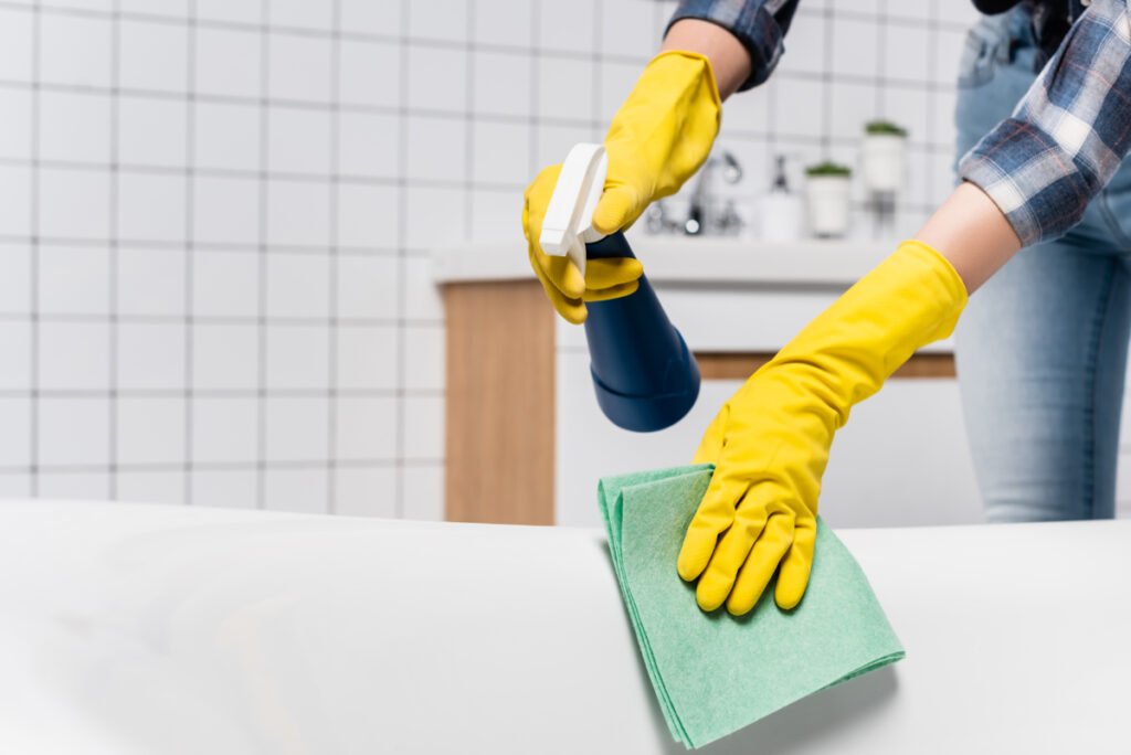 Cleaning a Bathtub for Painting