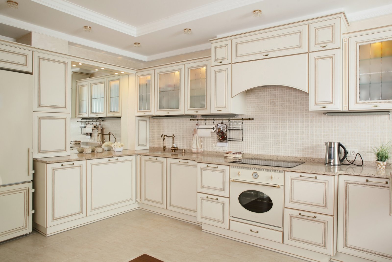 Top 15 Countertop Colors To Pair With Cream Cabinets in 2024