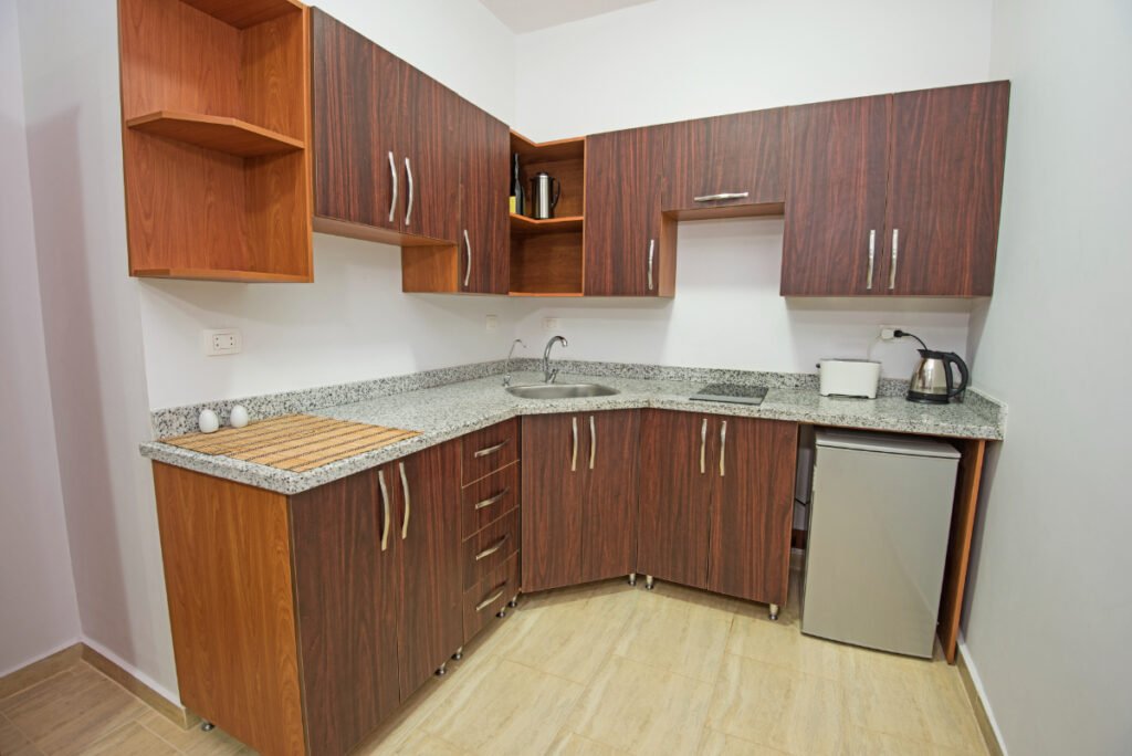 Laminate with Oak Cabinets