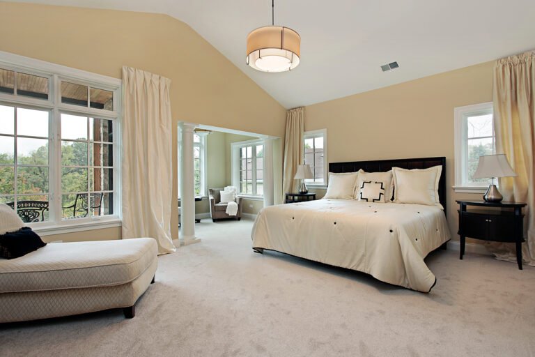 Modern-Bedroom-With-Light-Tan-Walls