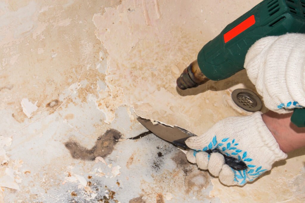 Preparing a Bathtub to Apply Enamel