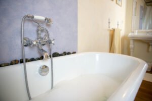 Vintage-Bathtub-Faucet